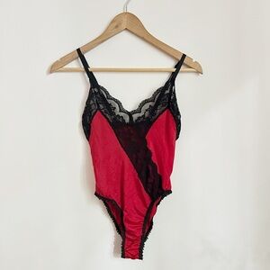 Frederick's of Hollywood Teddy Lingerie Red Black Lace Bodysuit S/M 90s Vintage
